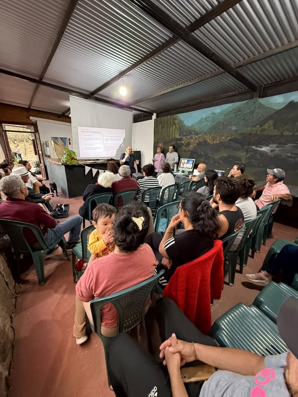 Foto de la noticia: Reunión abierta a la comunidad: otro paso más